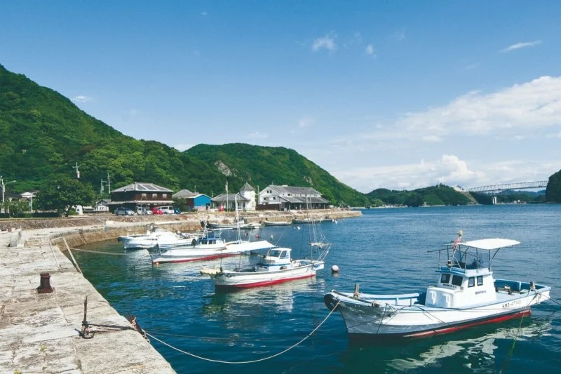 三角西港